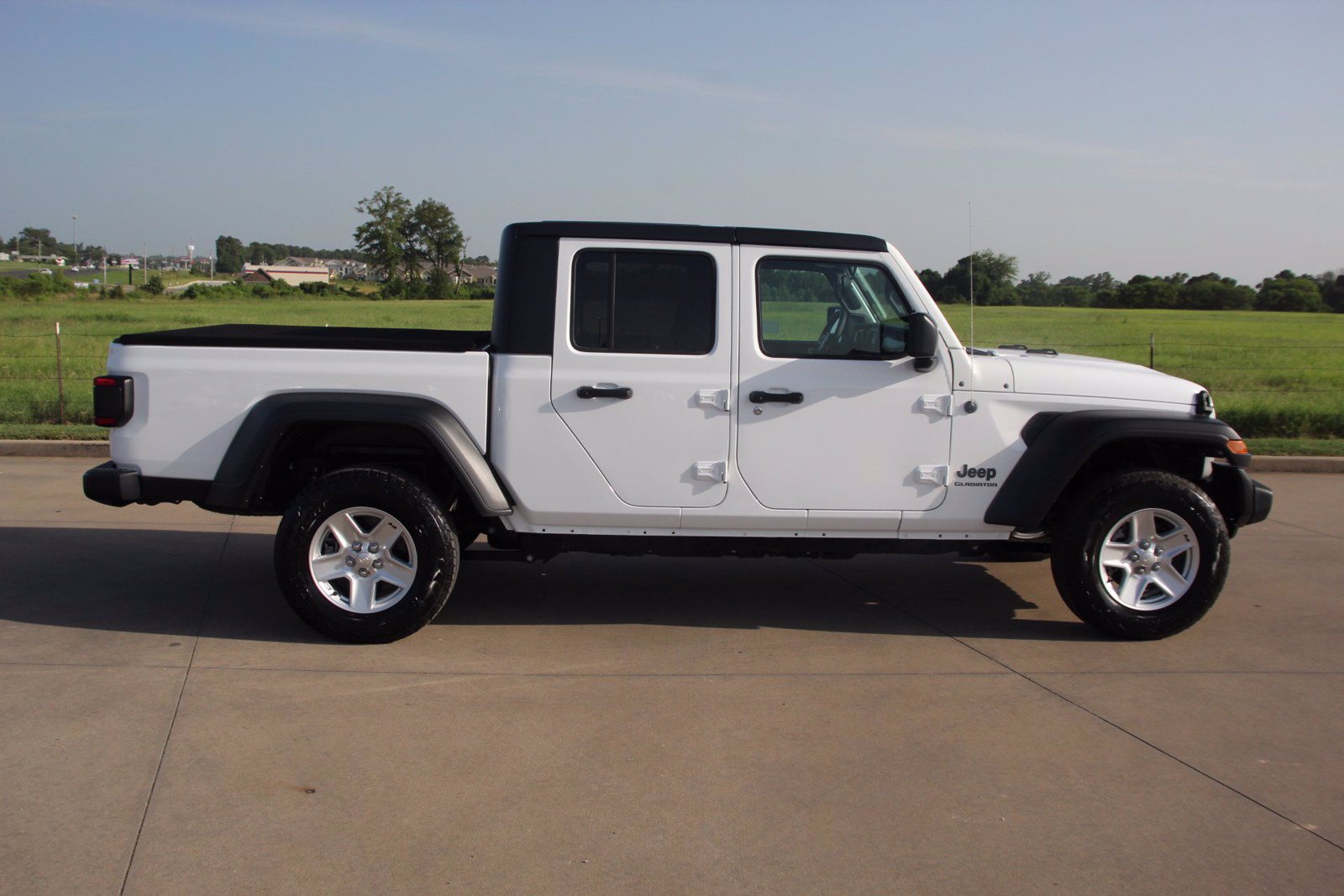 Pre-Owned 2020 Jeep Gladiator Sport 4D Crew Cab in Longview #20C1314B ...