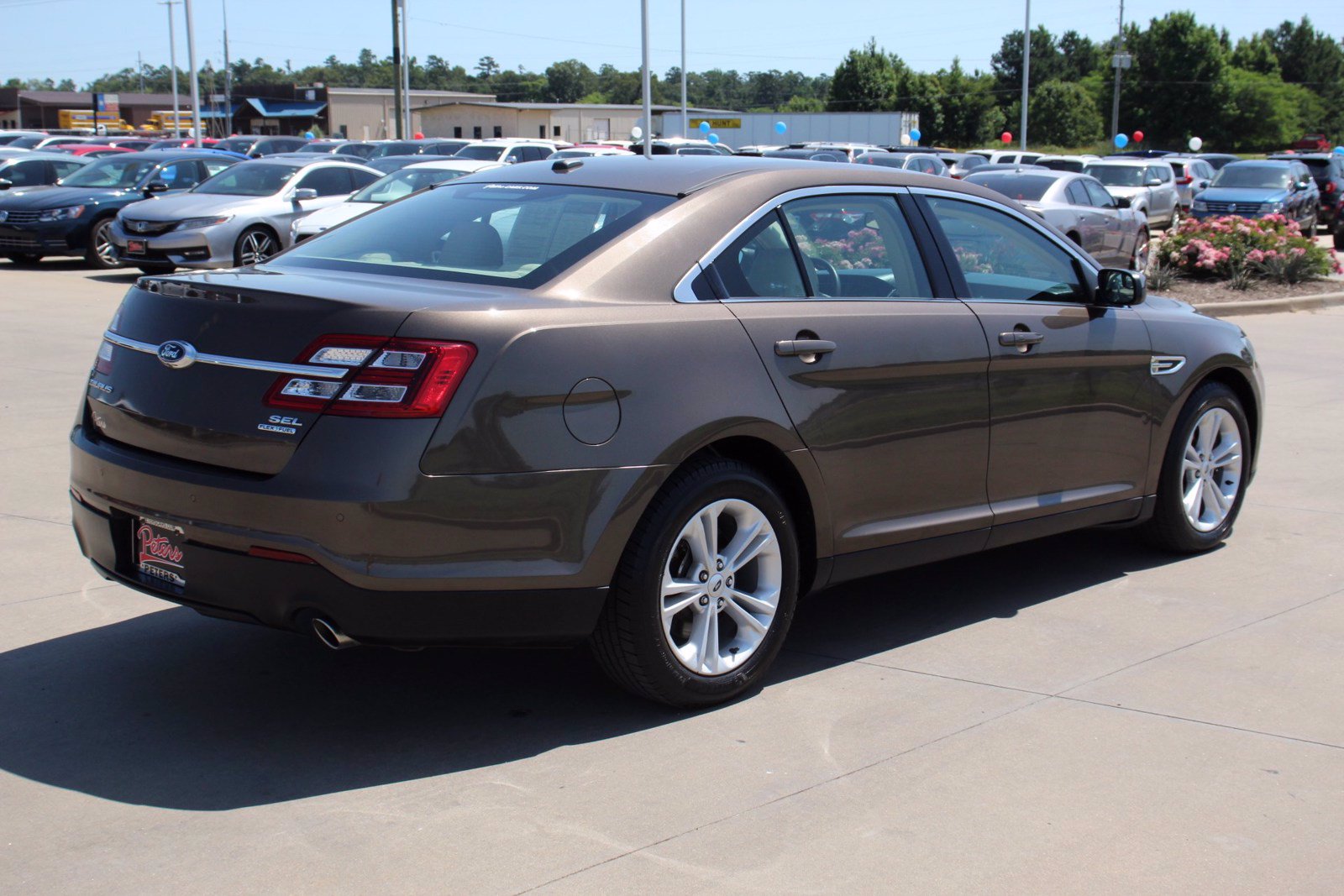 Pre-Owned 2015 Ford Taurus SEL 4D Sedan in Longview #20C938A | Peters ...