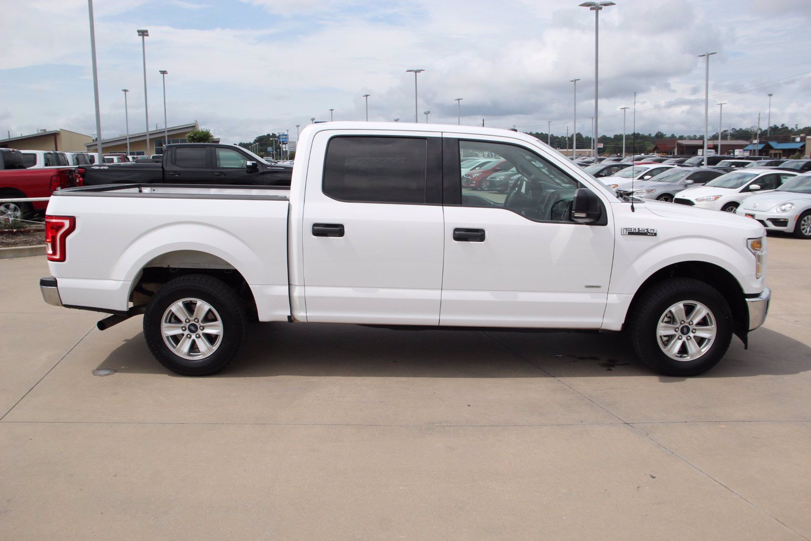 Pre-Owned 2017 Ford F-150 XLT 4D SuperCrew in Longview #9292PB | Peters ...