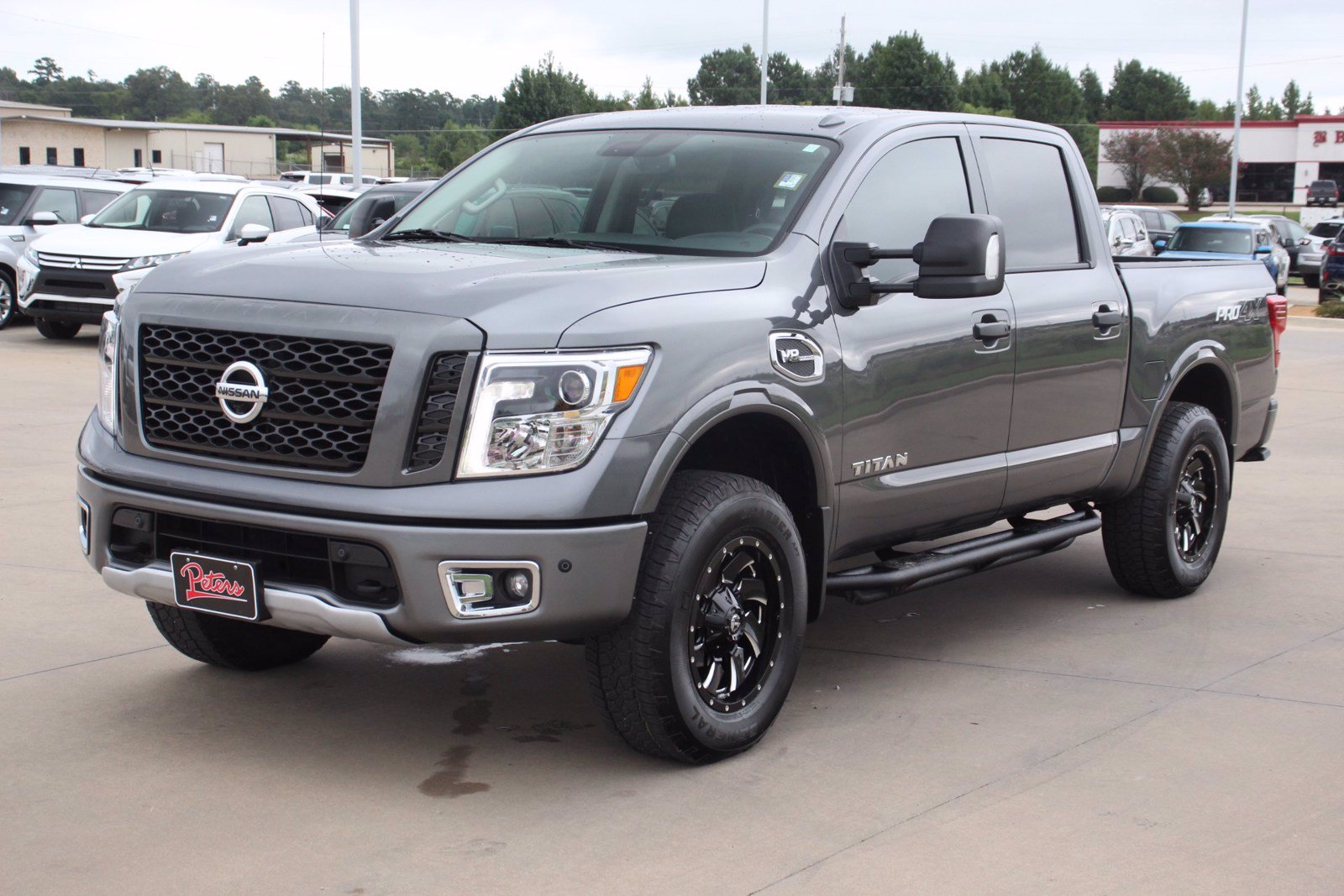 Pre-Owned 2017 Nissan Titan PRO-4X 4D Crew Cab in Longview #20D1021AA ...