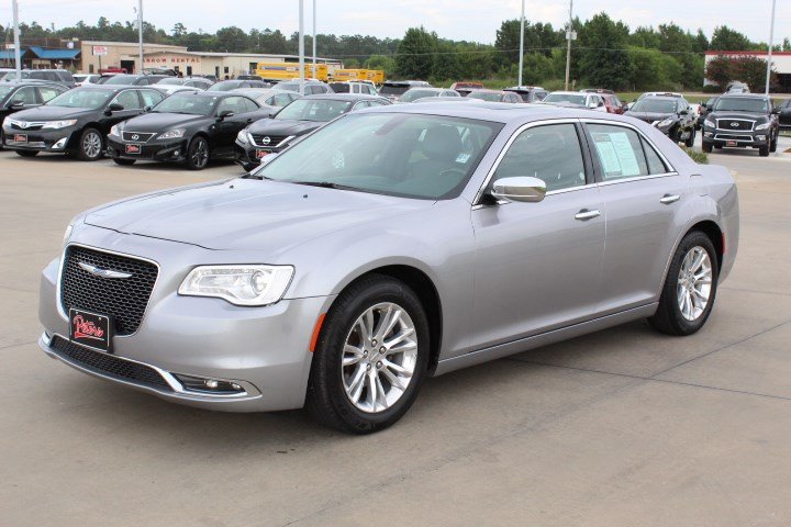 Pre-Owned 2017 Chrysler 300 300C Sedan in Longview #8028P | Peters ...