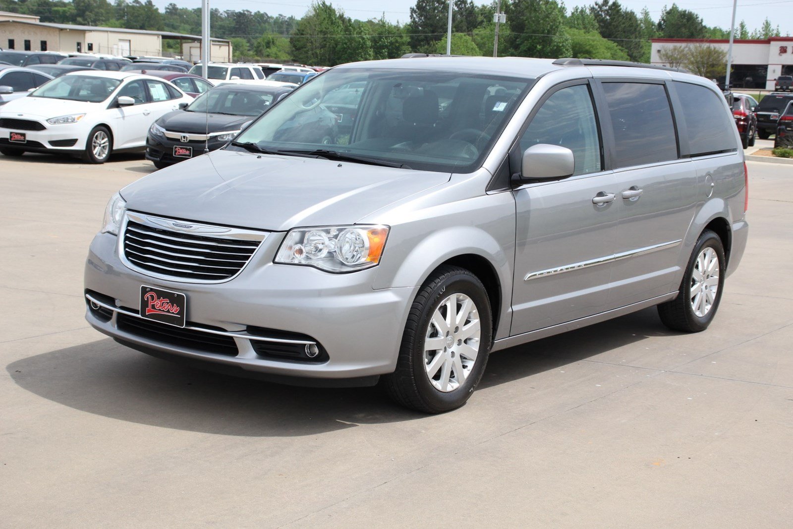 PreOwned 2015 Chrysler Town & Country Touring 4D