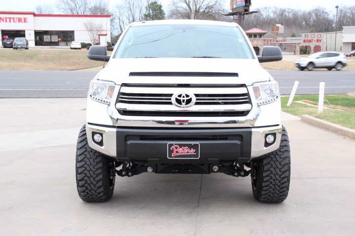 Pre-Owned 2017 Toyota Tundra SR5 4D CrewMax in Longview #9400P | Peters