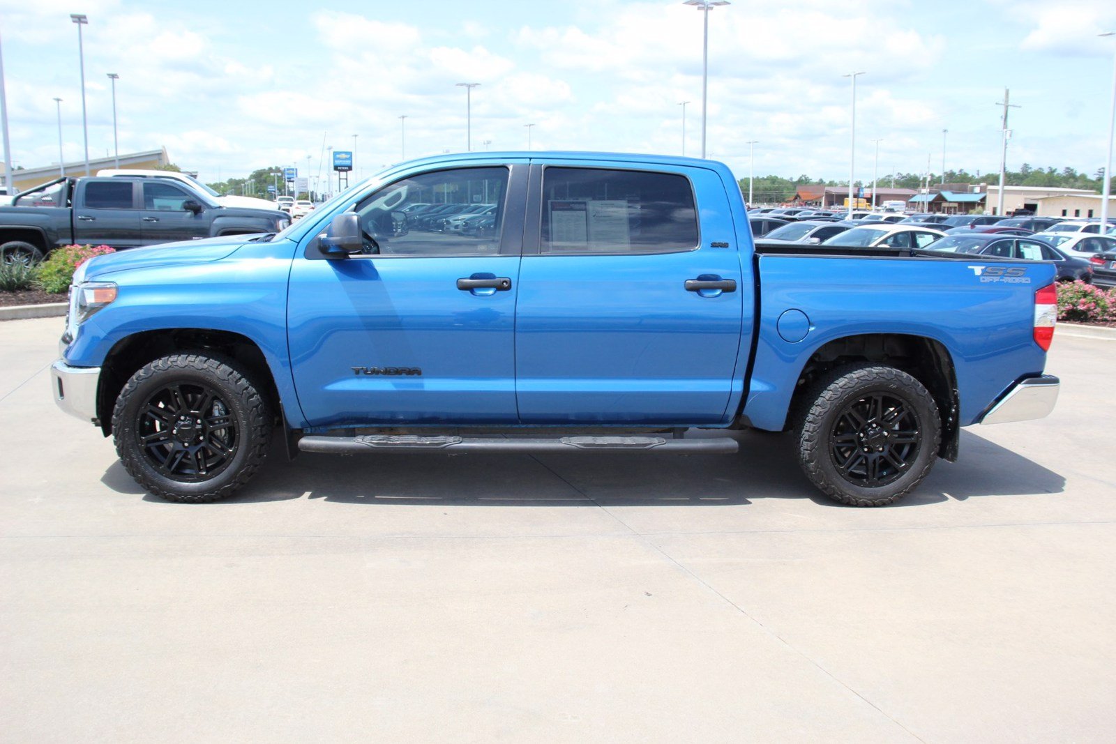 Pre-Owned 2018 Toyota Tundra SR5 4D CrewMax in Longview #20D413A